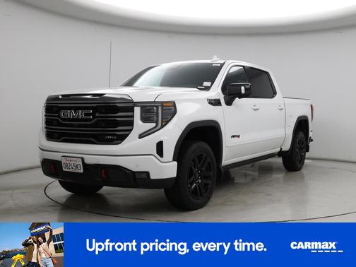 White 2022 GMC Sierra 1500 AT4