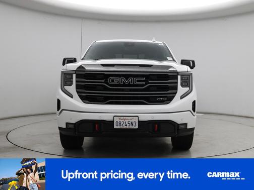 White 2022 GMC Sierra 1500 AT4