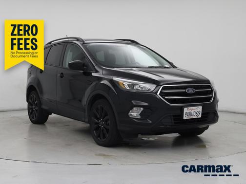 Black 2018 Ford Escape SE