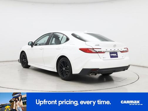 White 2025 Toyota Camry SE