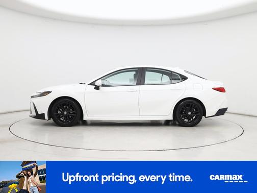 White 2025 Toyota Camry SE
