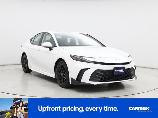 White 2025 Toyota Camry SE