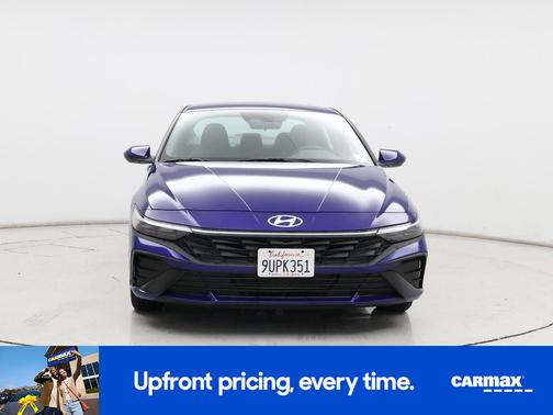 2025 Hyundai ELANTRA SE