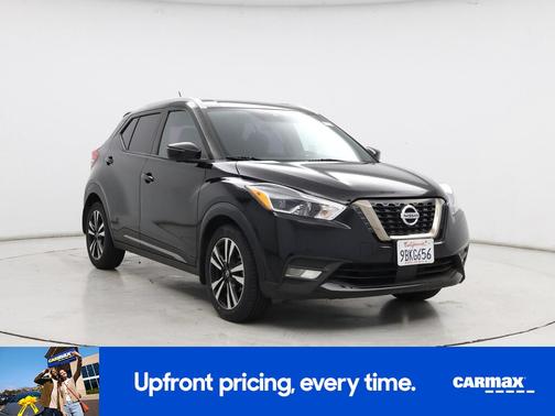 Black 2020 Nissan Kicks SR