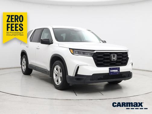 White 2023 Honda Pilot LX