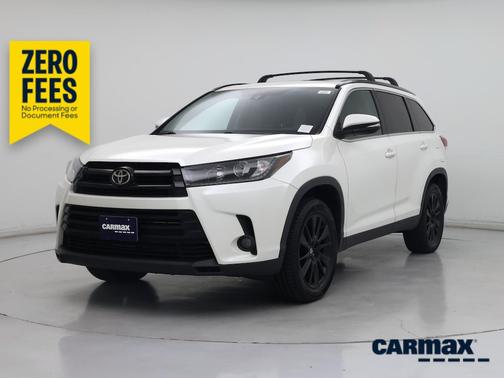 White 2019 Toyota Highlander SE