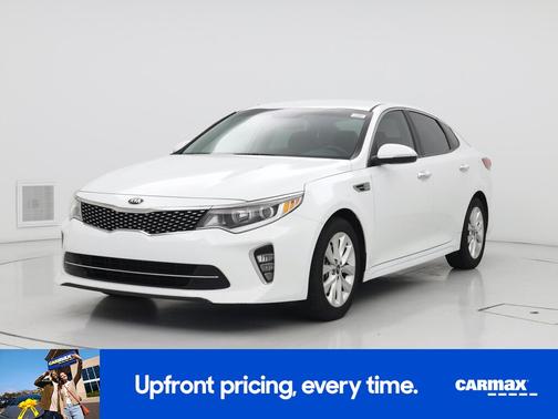 White 2018 Kia Optima S