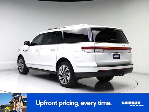 White 2024 Lincoln Navigator L Reserve