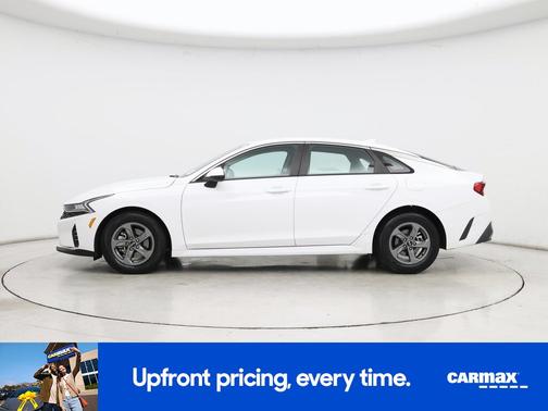 White 2021 Kia K5 LX