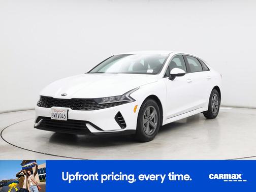 White 2021 Kia K5 LX