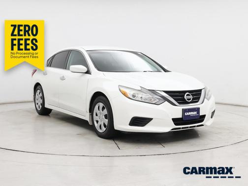 White 2018 Nissan Altima S