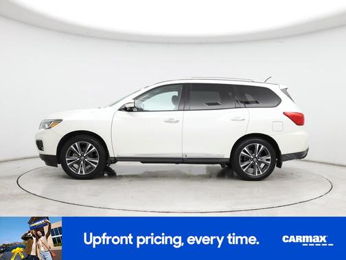 White 2017 Nissan Pathfinder Platinum