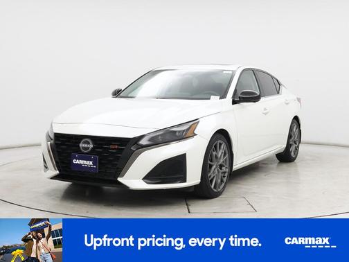 White 2023 Nissan Altima SR