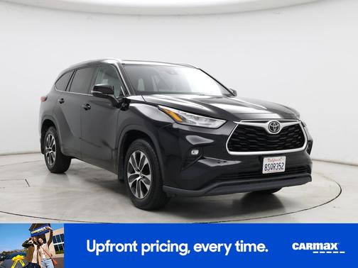 Black 2020 Toyota Highlander XLE