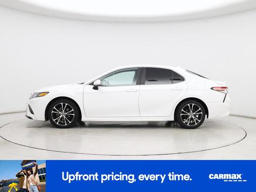 White 2020 Toyota Camry SE