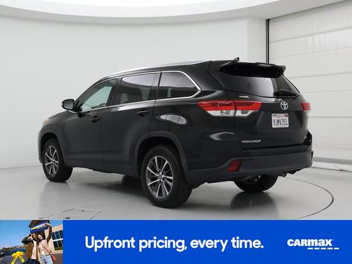 Black 2019 Toyota Highlander XLE