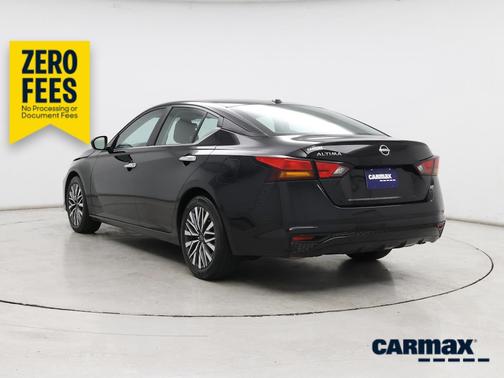 Black 2025 Nissan Altima SV