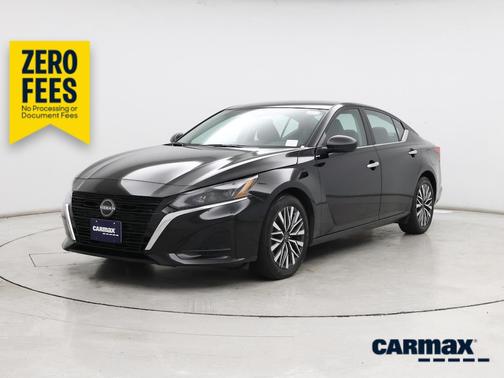 Black 2025 Nissan Altima SV