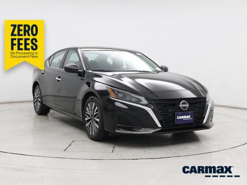 Black 2025 Nissan Altima SV