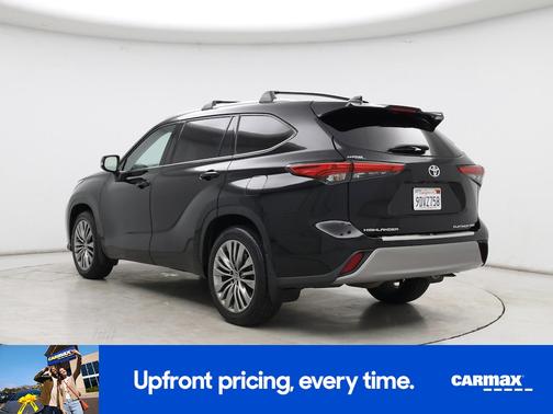 Black 2022 Toyota Highlander Platinum
