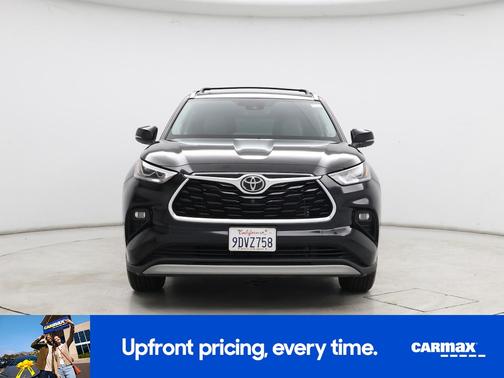 Black 2022 Toyota Highlander Platinum