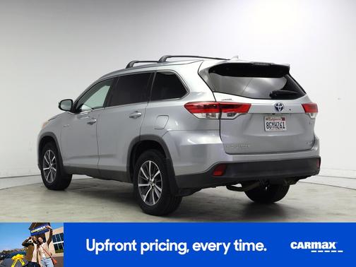 Silver 2019 Toyota Highlander Hybrid XLE