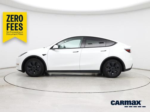 White 2024 Tesla Model Y Long Range