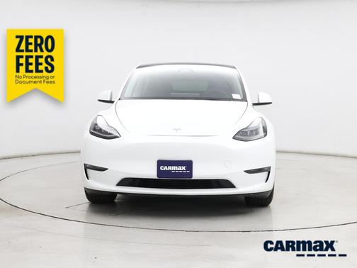 White 2024 Tesla Model Y Long Range