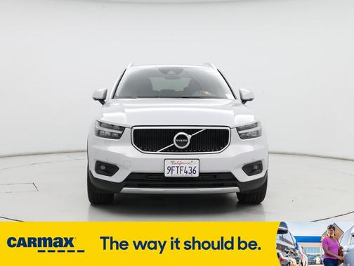 2021 Volvo XC40 T5 Momentum