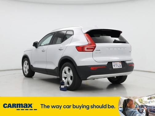 2021 Volvo XC40 T5 Momentum