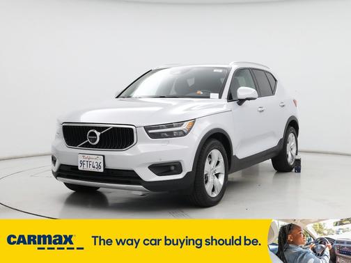 2021 Volvo XC40 T5 Momentum