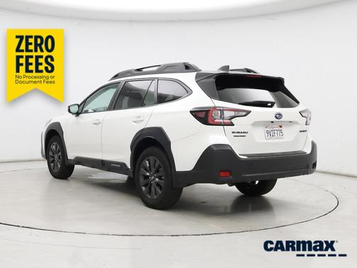 White 2025 Subaru Outback Onyx Edition