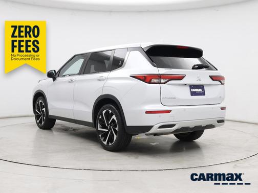 White 2024 Mitsubishi Outlander SE Black Edition