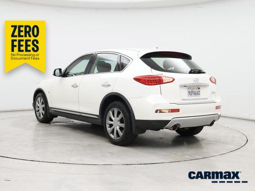 White 2016 INFINITI QX50