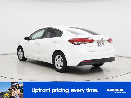White 2018 Kia Forte LX