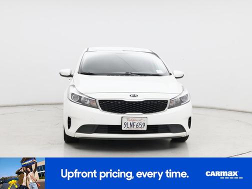 White 2018 Kia Forte LX