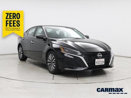 Black 2025 Nissan Altima SV