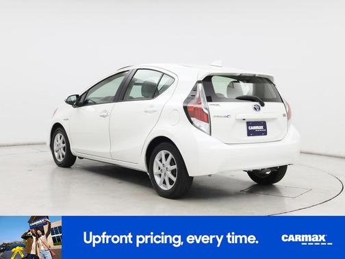 White 2016 Toyota Prius c Four