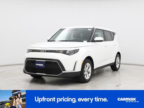 White 2025 Kia Soul S