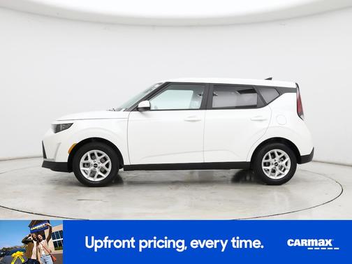 White 2025 Kia Soul S
