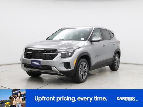 Gray 2024 Kia Seltos LX