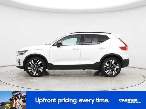 White 2025 Volvo XC40 B5 Plus Dark Theme