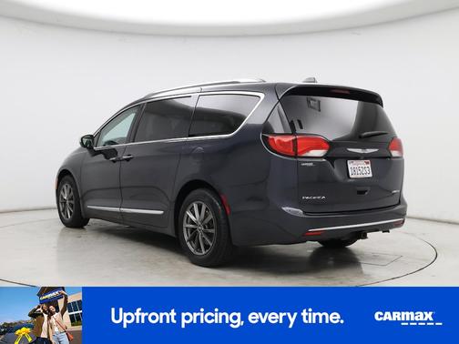Gray 2019 Chrysler Pacifica Limited