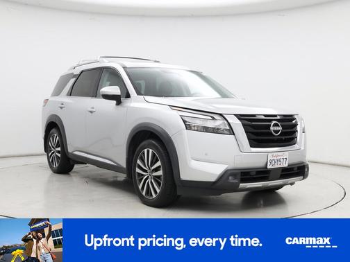 Silver 2022 Nissan Pathfinder Platinum