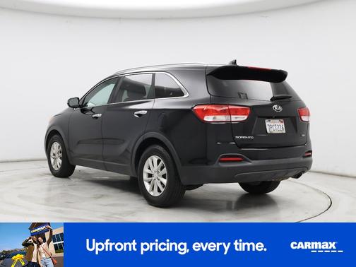 Black 2016 Kia Sorento L
