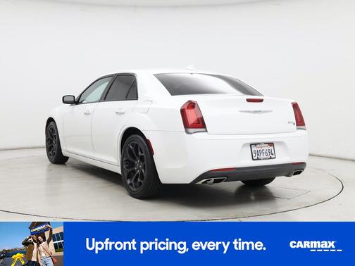 White 2019 Chrysler 300 S