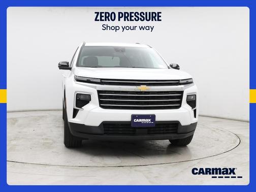 White 2026 Chevrolet Traverse 2LT