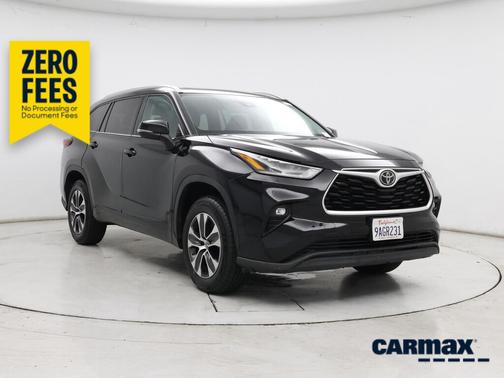 Black 2020 Toyota Highlander XLE