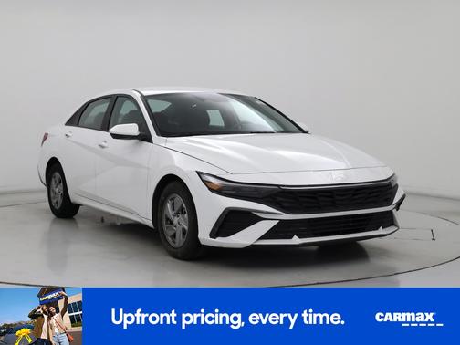 2024 Hyundai ELANTRA SE