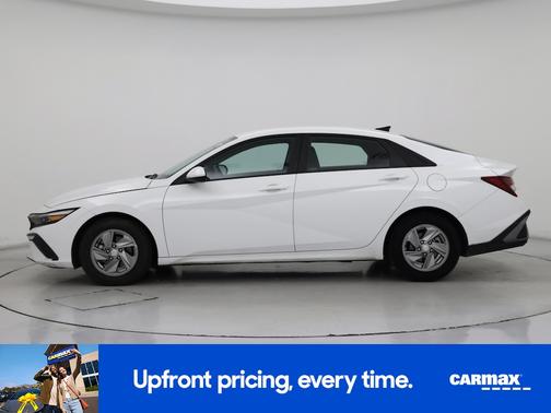 2024 Hyundai ELANTRA SE